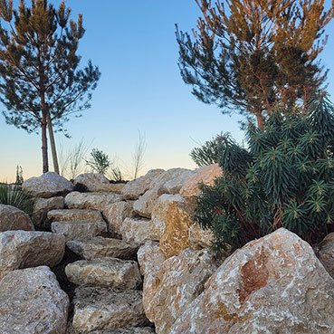 Enrochement de jardin par le paysagiste Vert et Bois Mours St-Eusèbe 26