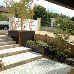 Aménagement jardin par le paysagiste Vert et Bois situé à Mours Saint-Eusèbe près de  Romans-sur-Isère