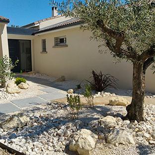 Aménagement de jardin à Romans-sur-Isère par le paysagiste Vert et Bois drome des collines 26