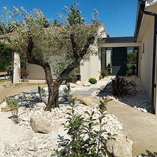 Aménagement de jardin à Romans-sur-Isère par le paysagiste Vert et Bois